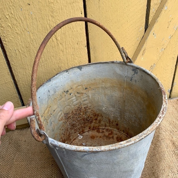 Antique Dehler Bros. Metal Fire Fighting Bucket - Picture 8 of 8